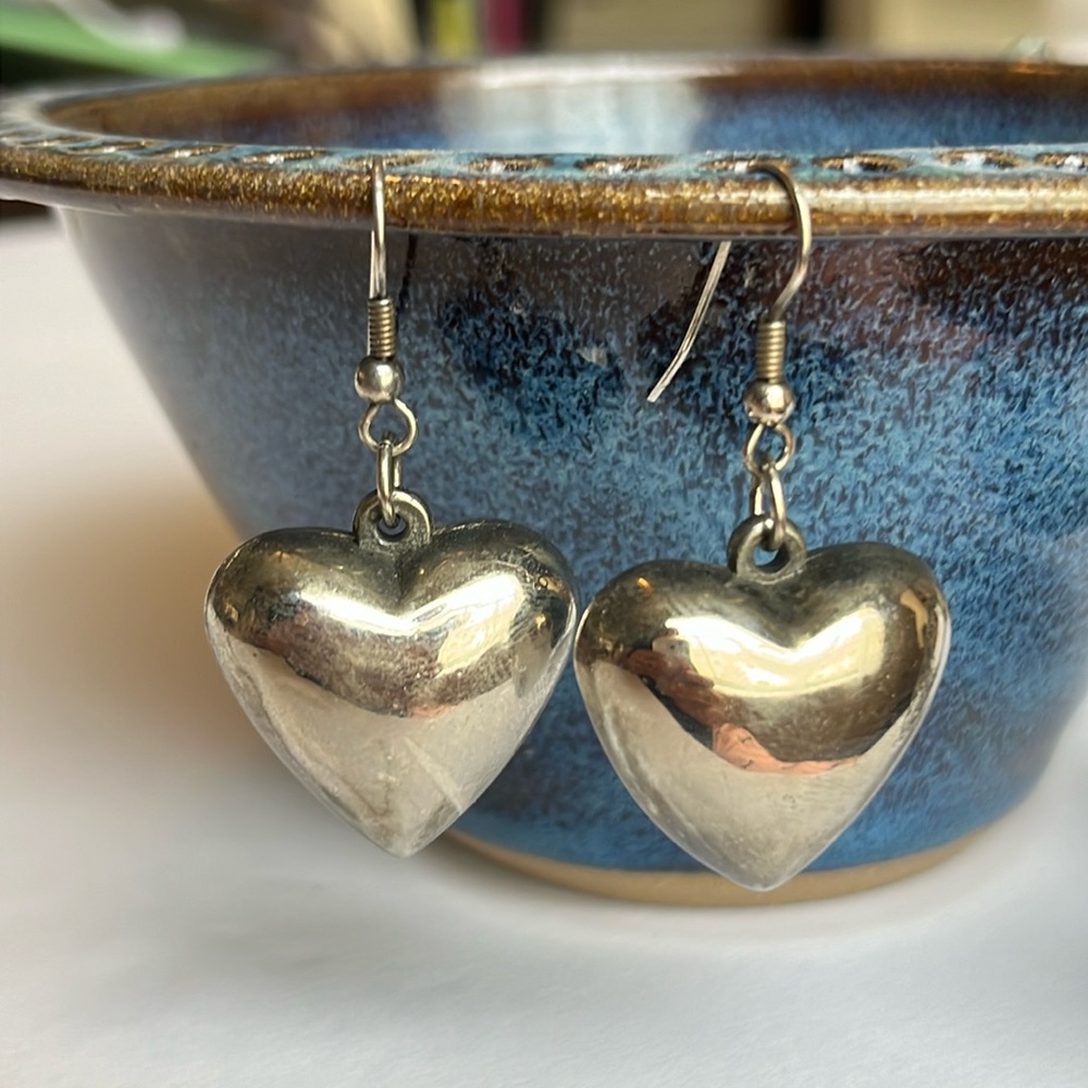 Vintage silver puffy heart dangle earrings